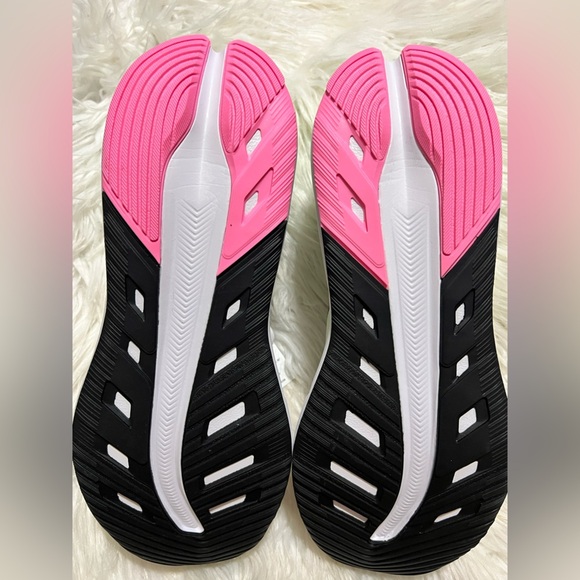 NIB adidas Women's Questar 3 Running Sneaker - Size9.5 - Picture 6 of 12